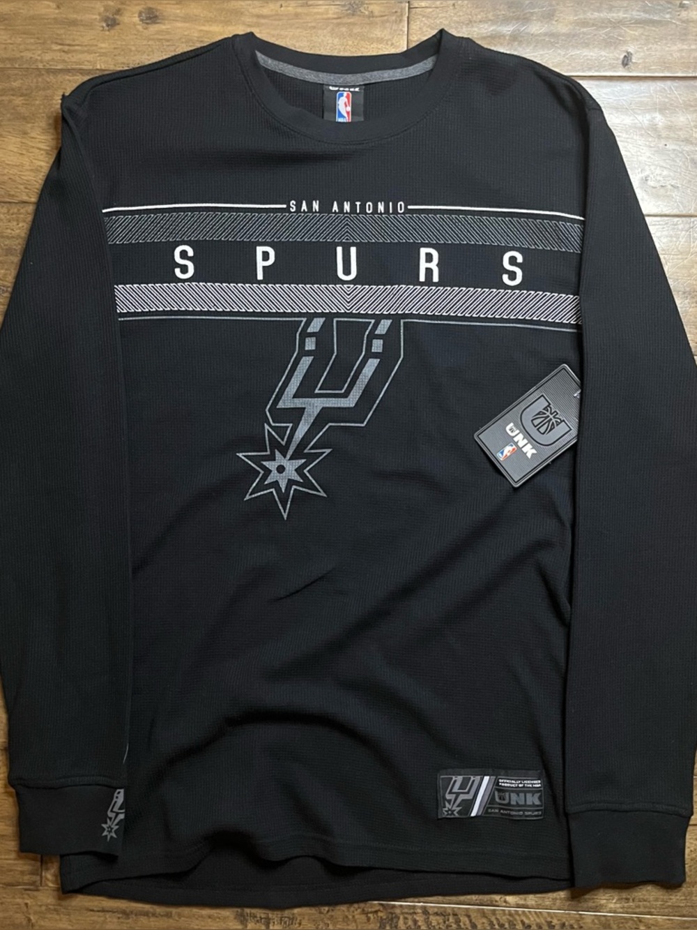 NWT San Antonio Spurs Long Sleeve